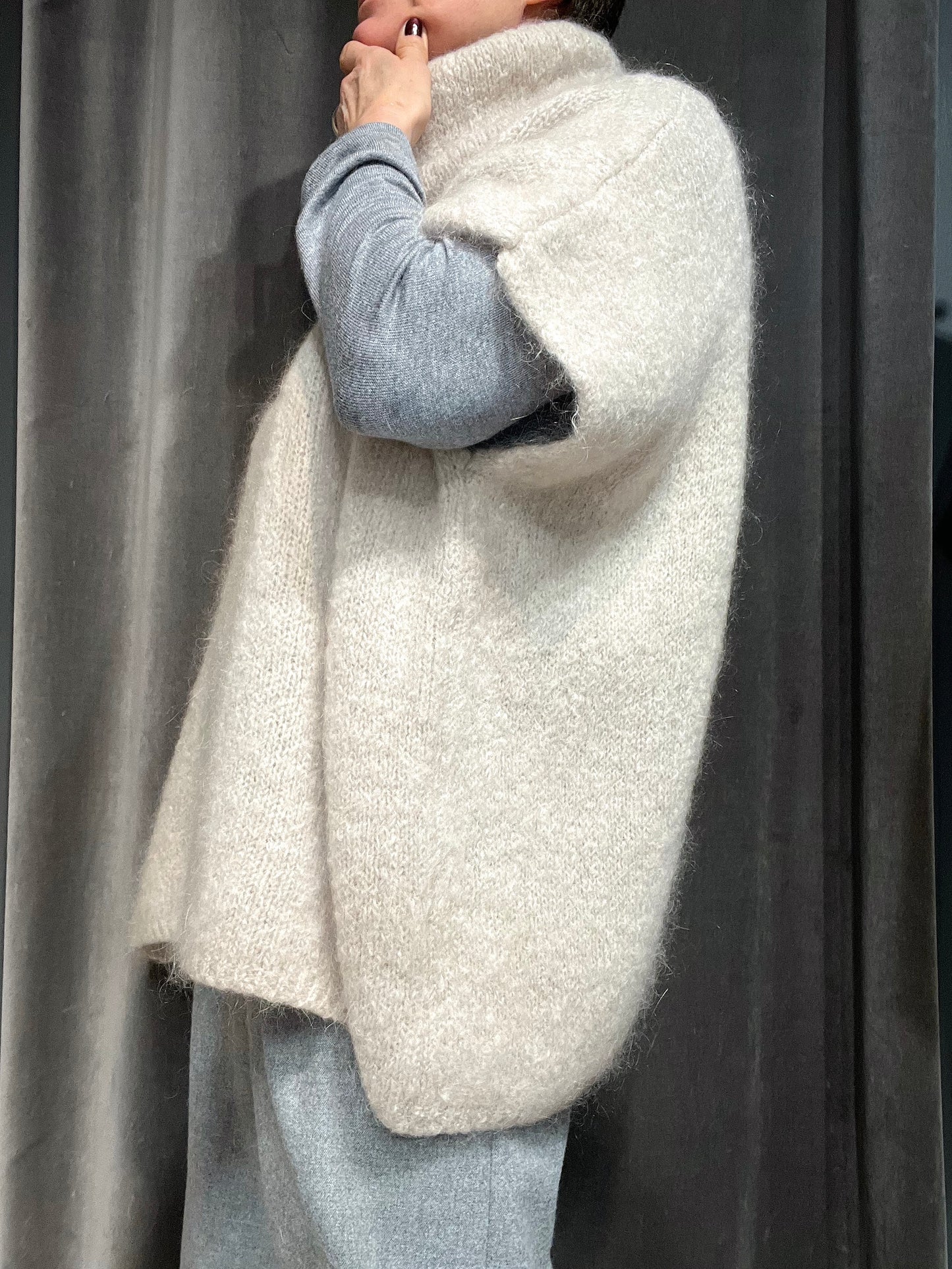 SCHULZ pull poncho col roulé mohair beige