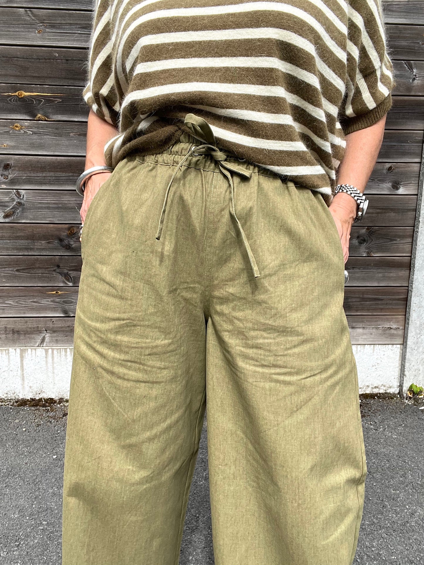 RISE pantalon large taille élastique olive