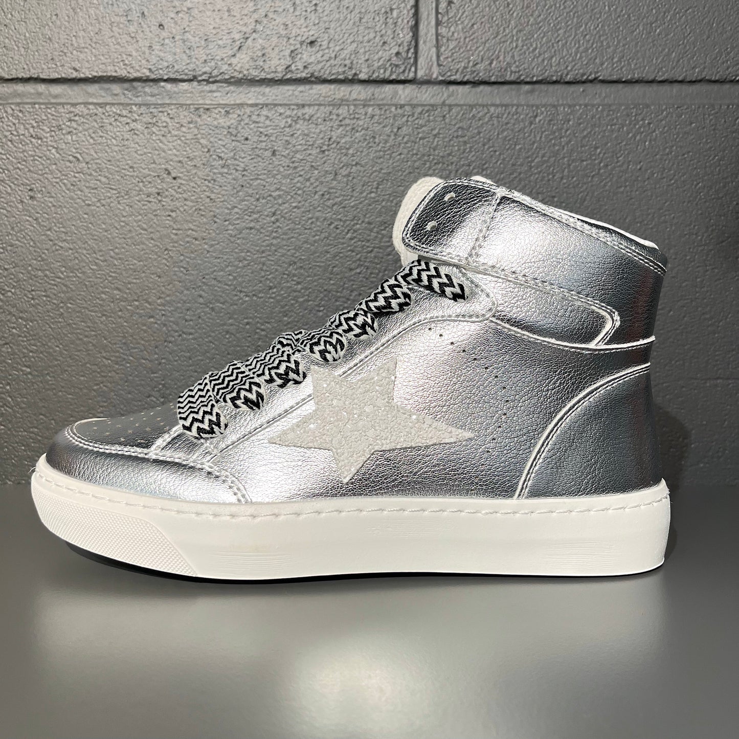 DUCK sneakers montantes métallisées silver