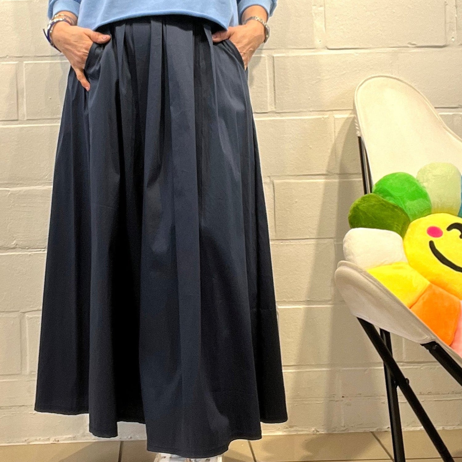Jupe en denim pour femme, coupe moderne et intemporelle, idéale pour un look casual