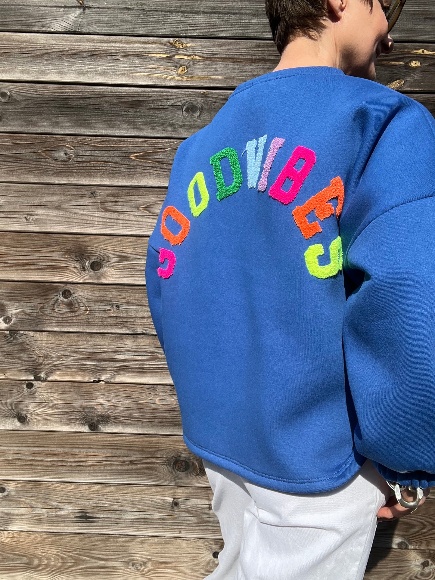 EBI sweat brodé "GOOD VIBES" bic/multi
