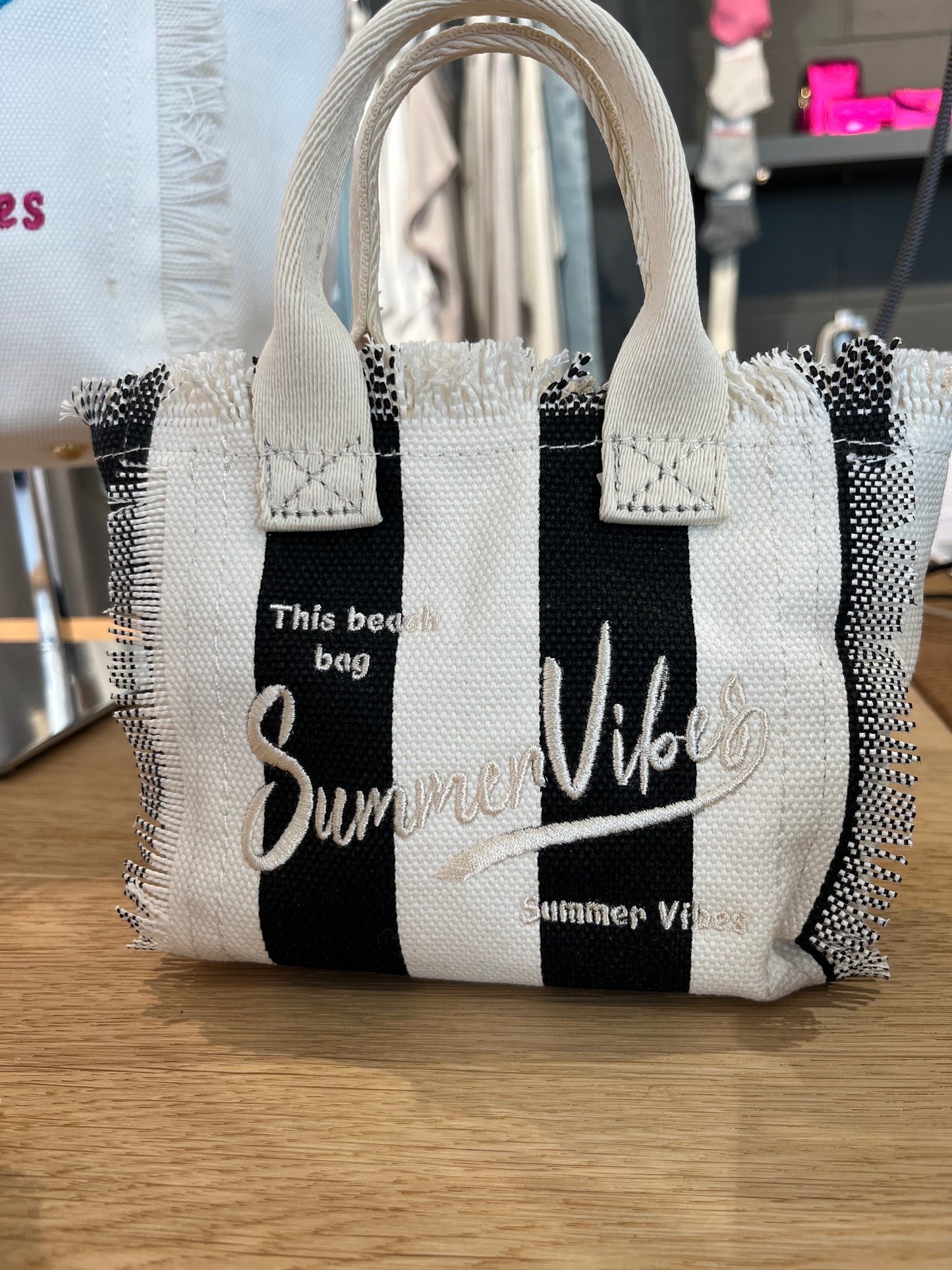 MINIBARTH cabas en canvas brodé SUMMER VIBES cream/black