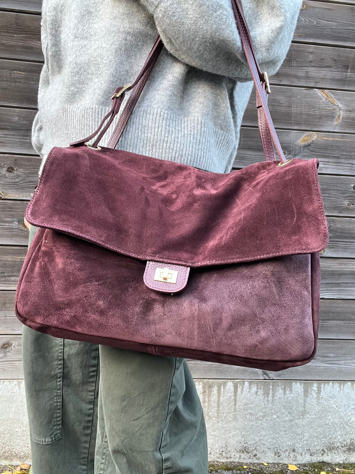 BLAZY maxi sac à rabat en daim wine