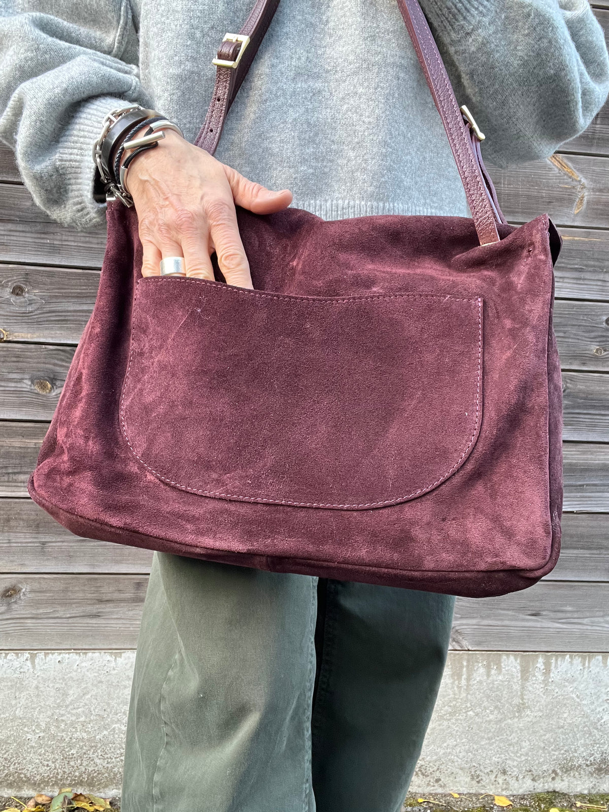 BLAZY maxi sac à rabat en daim wine