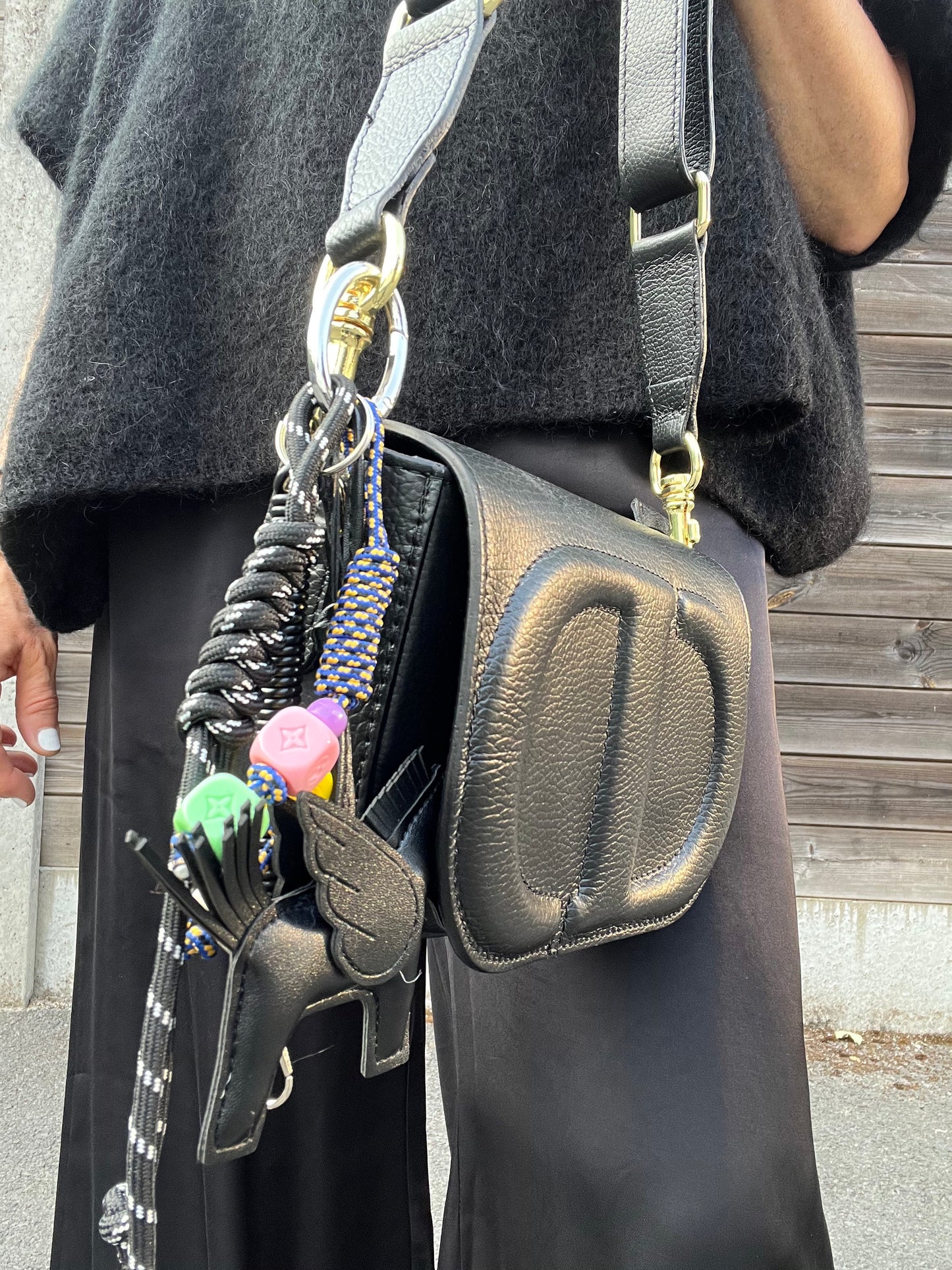JOLIE sac en cuir logo en relief black