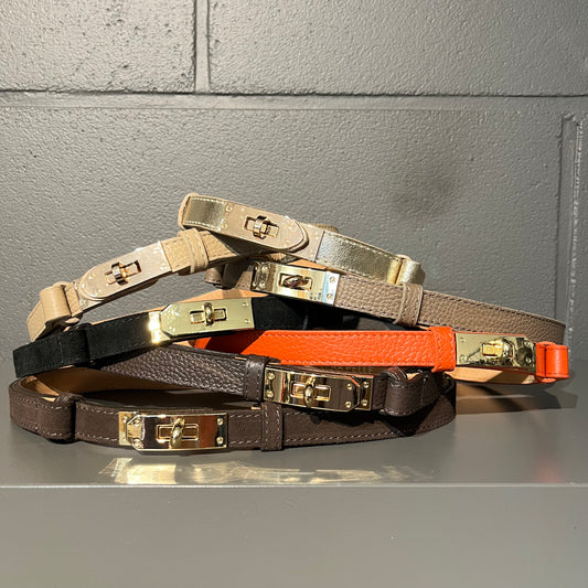 KELLIE ceinture fine & boucle serrure