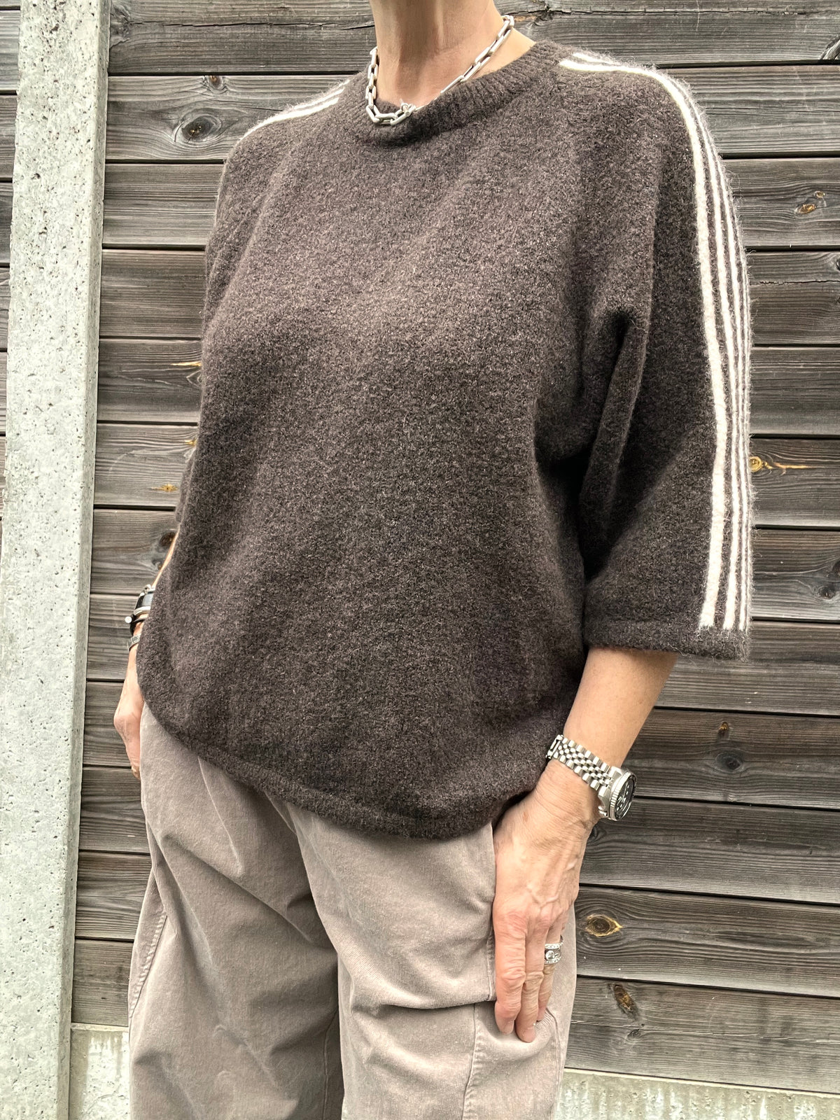 ADI pull à rayures sur la manche choco