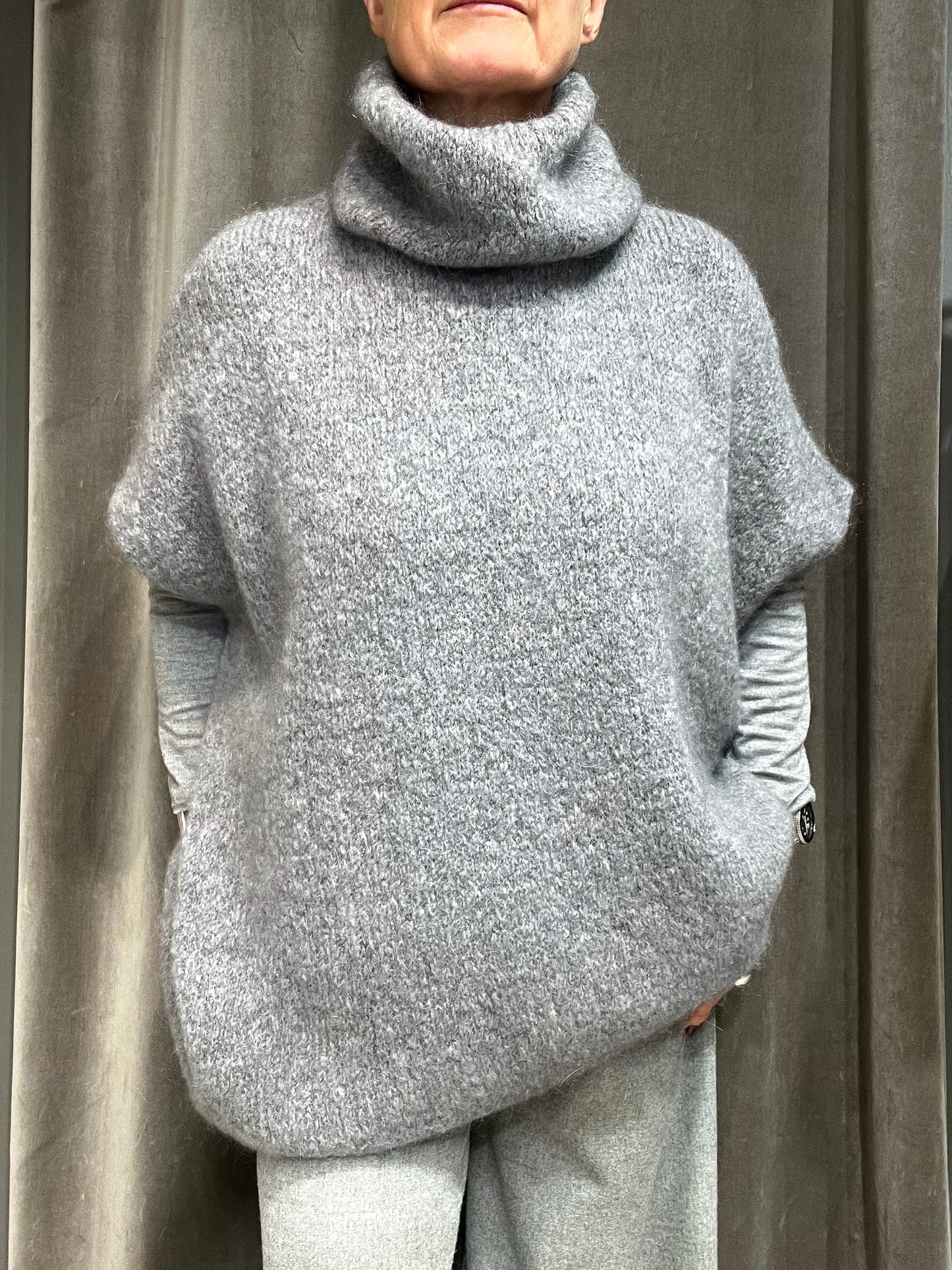 SCHULZ pull poncho col roulé mohair grey