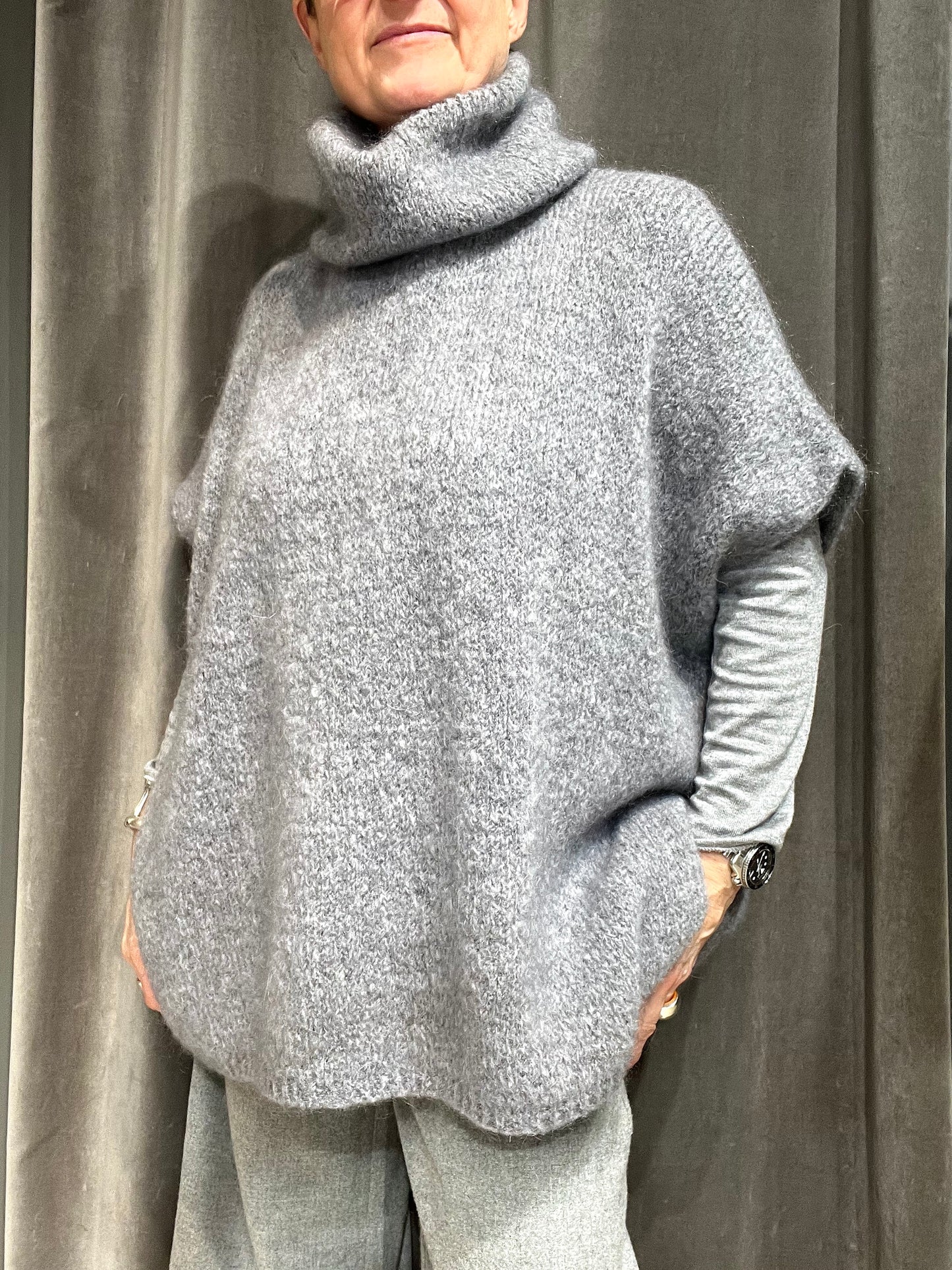SCHULZ pull poncho col roulé mohair grey