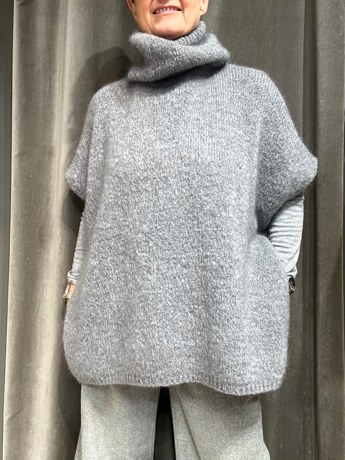 SCHULZ pull poncho col roulé mohair grey