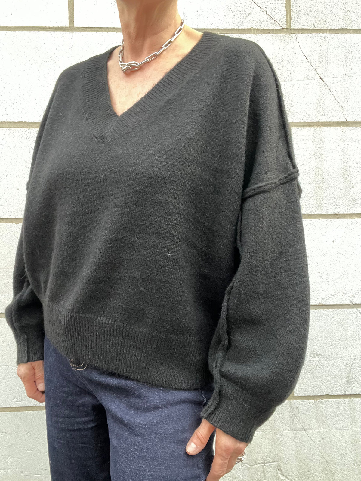 VICKY pull V coutures inside/out black