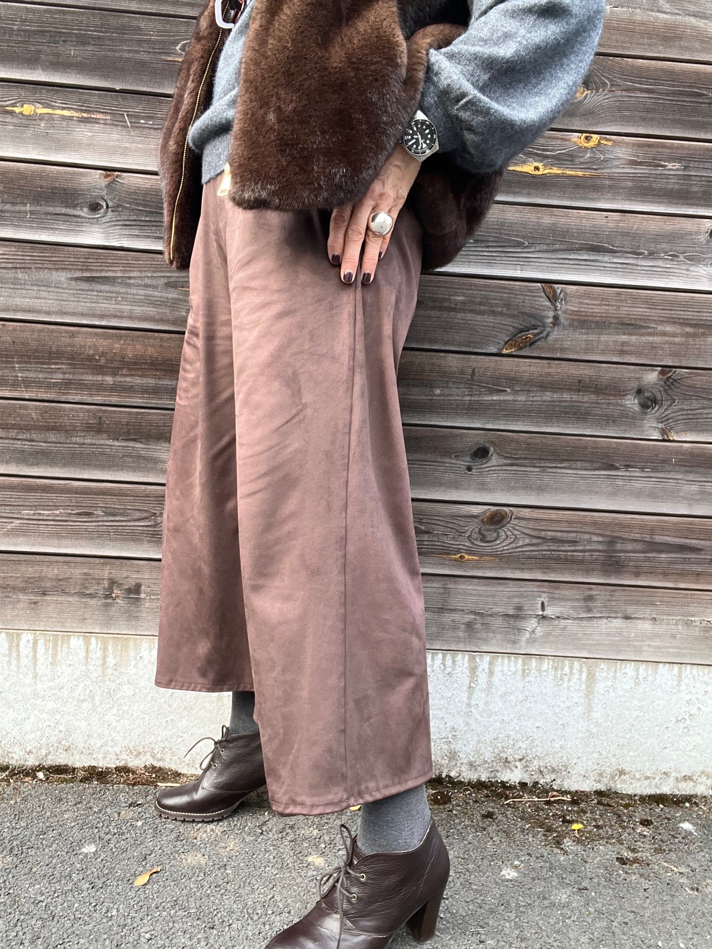 AVENTURE pantalon 7/8 en suedine choco