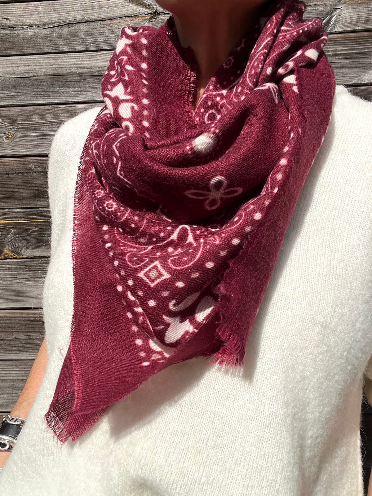 KAREN foulard motif paisley wine