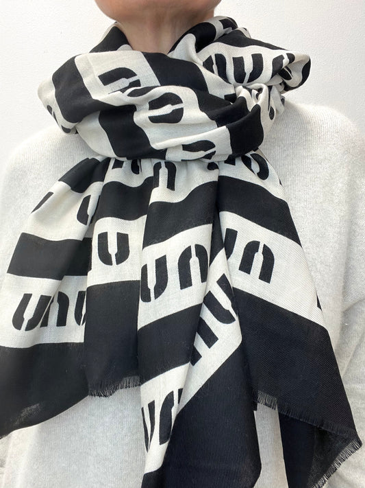 MUM écharpe légère motif graphique noir