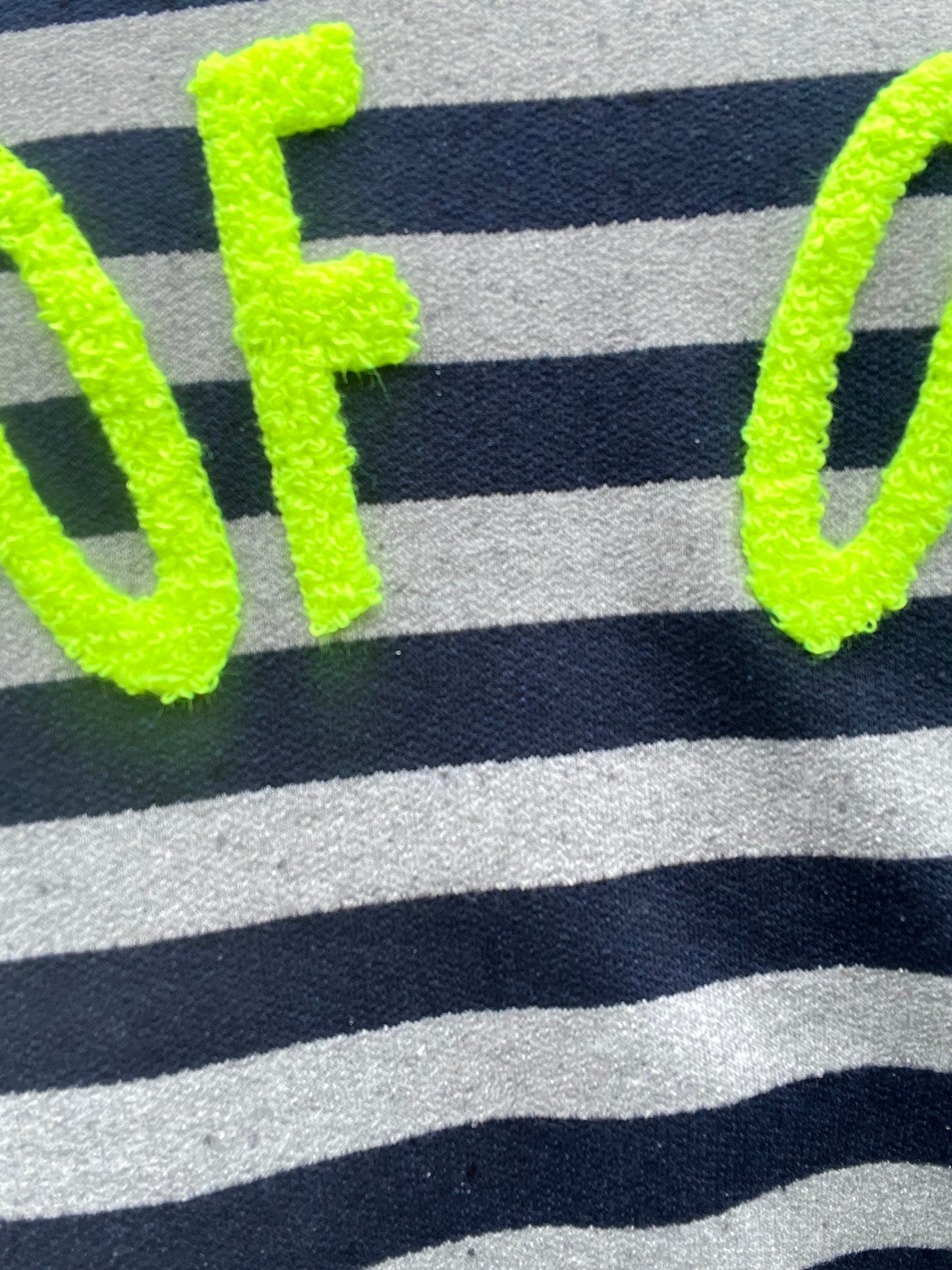 OFF sweat broderie fluo dans le dos