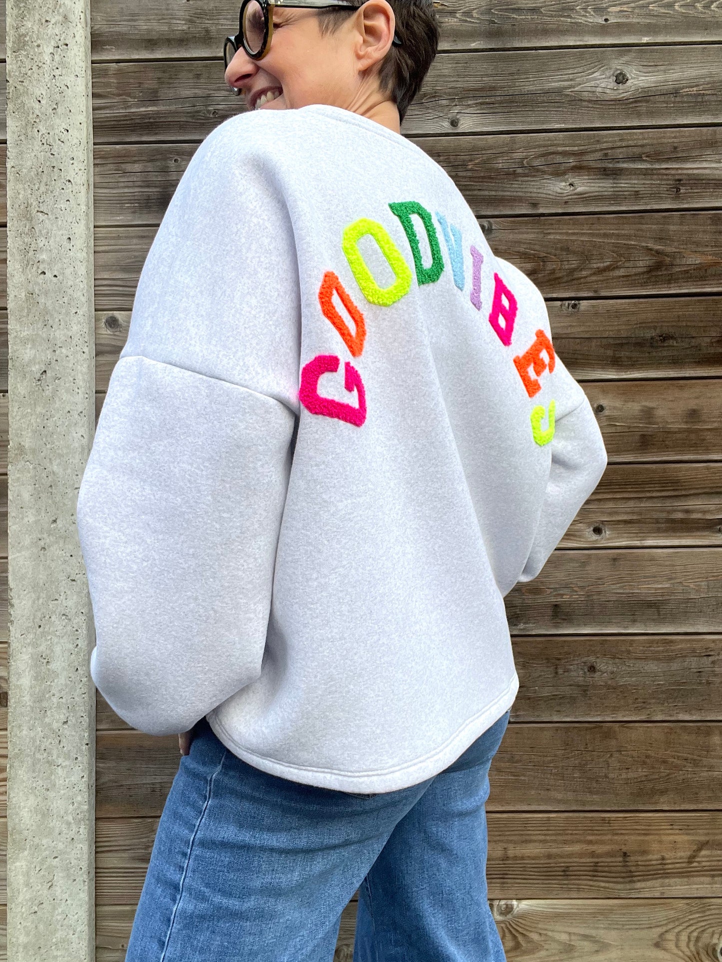 EBI sweat brodé "GOOD VIBES"