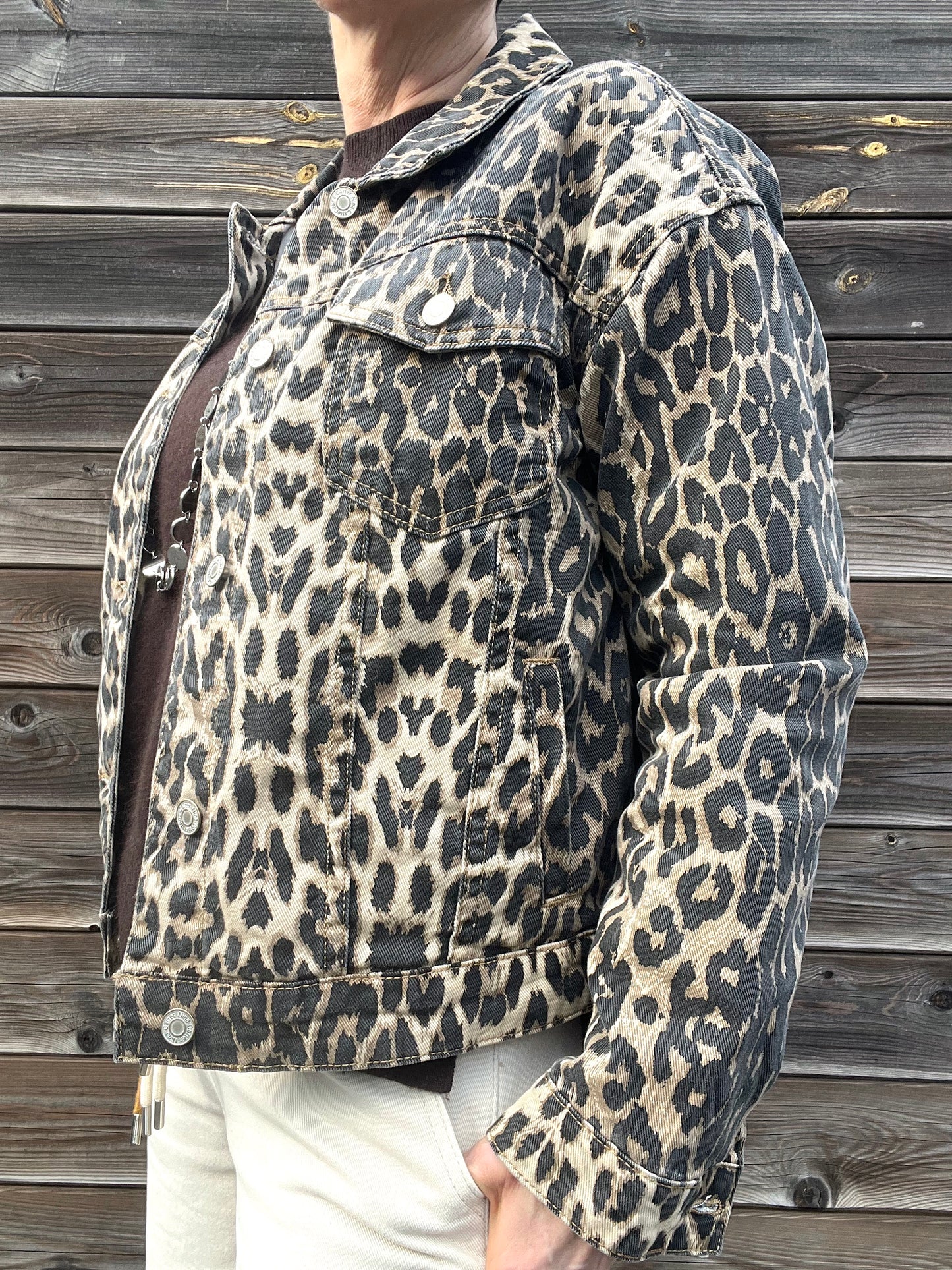 TINE veste imprimée léo